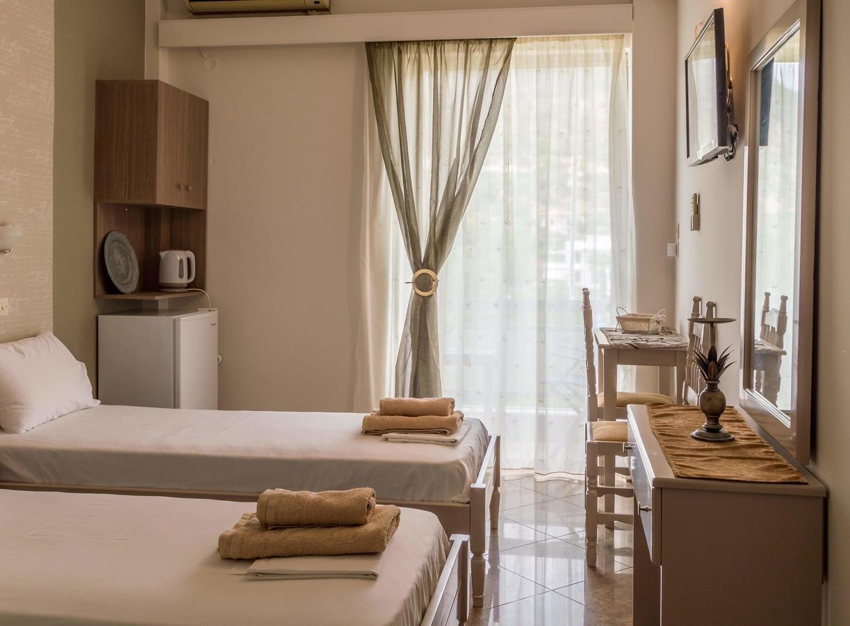 Maltezos Rooms Méthana Exterior foto