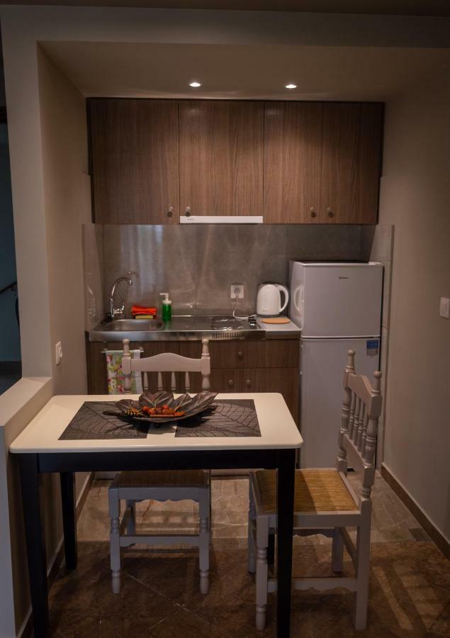 Maltezos Rooms Méthana Exterior foto